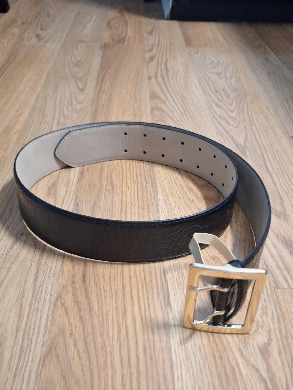 Risantry Black Wide Croc-Embossed Women's Belt with Gold Buckle